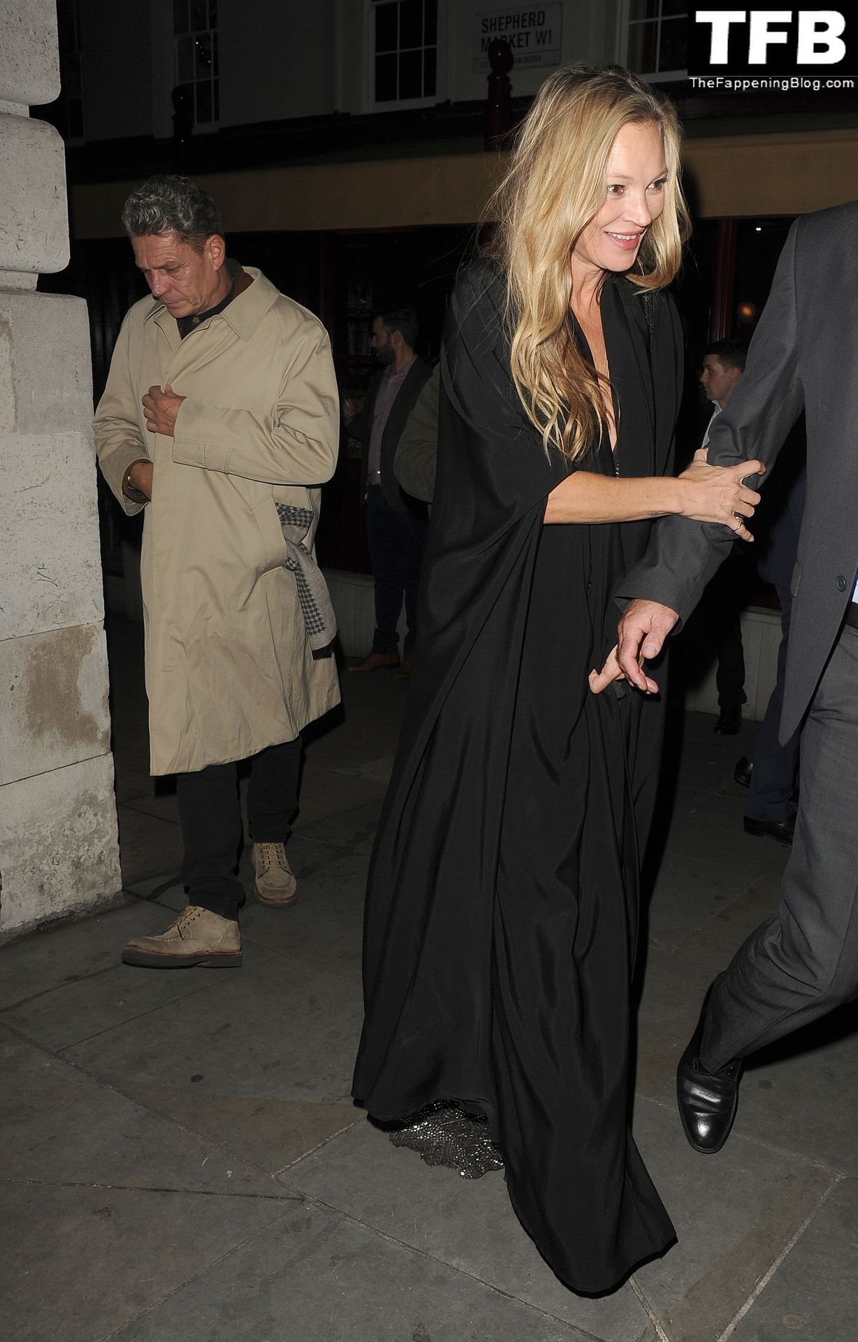Kate Moss Flashes Nude Tits The Fappening Blog 118 - Kate Moss Flashes Her Nude Breasts in London (150 Photos)