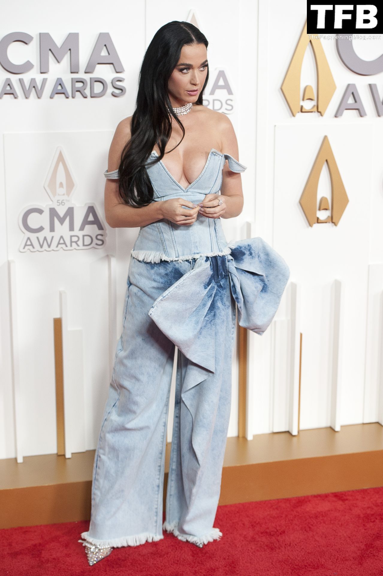 Katy Perry Sexy 6 thefappeningblog.com  - Katy Perry Shows Off Her Sexy Boobs at the 56th Annual CMA Awards (27 Photos)