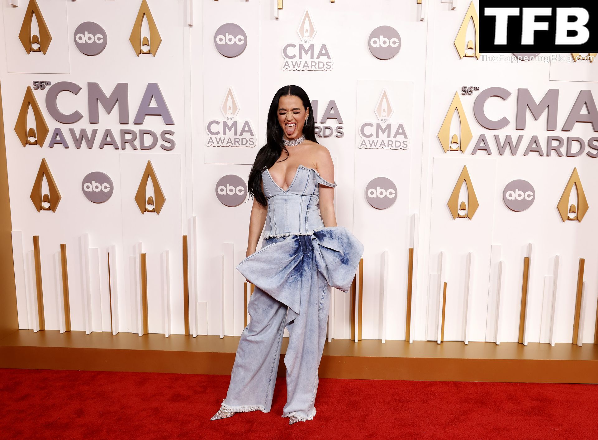 Katy Perry Sexy The Fappening Blog 4 - Katy Perry Shows Off Her Sexy Boobs at the 56th Annual CMA Awards (27 Photos)