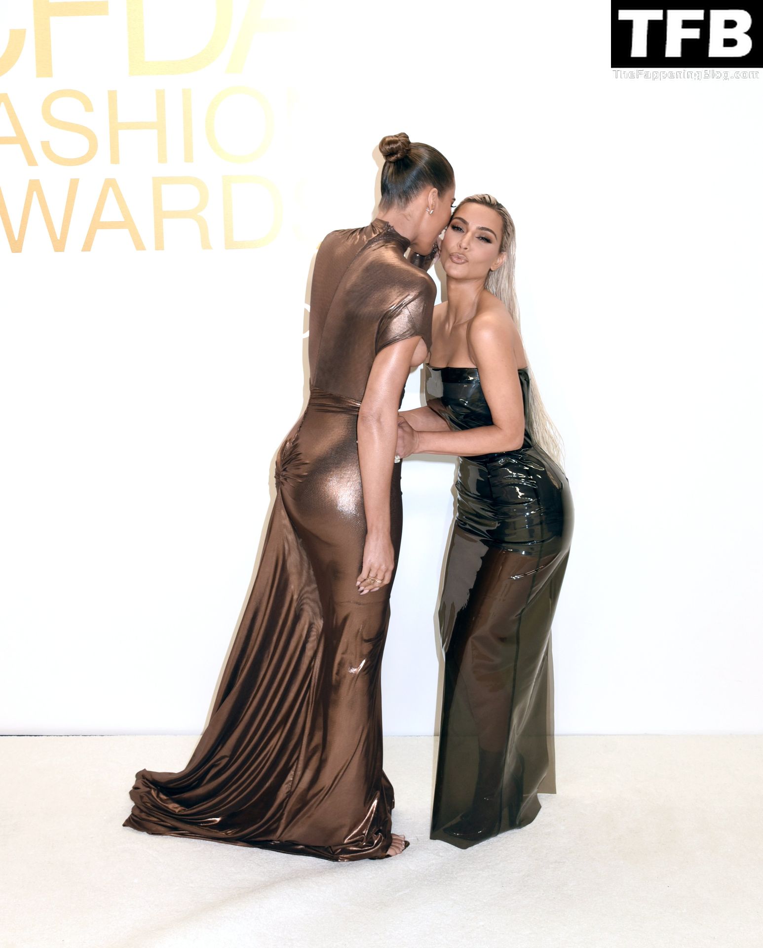 Khloe Kardashian Sexy Tits The Fappening Blog 21 - Khloe Kardashian Shows Off Her Underboob at the 2022 CFDA Fashion Awards (110 Photos)