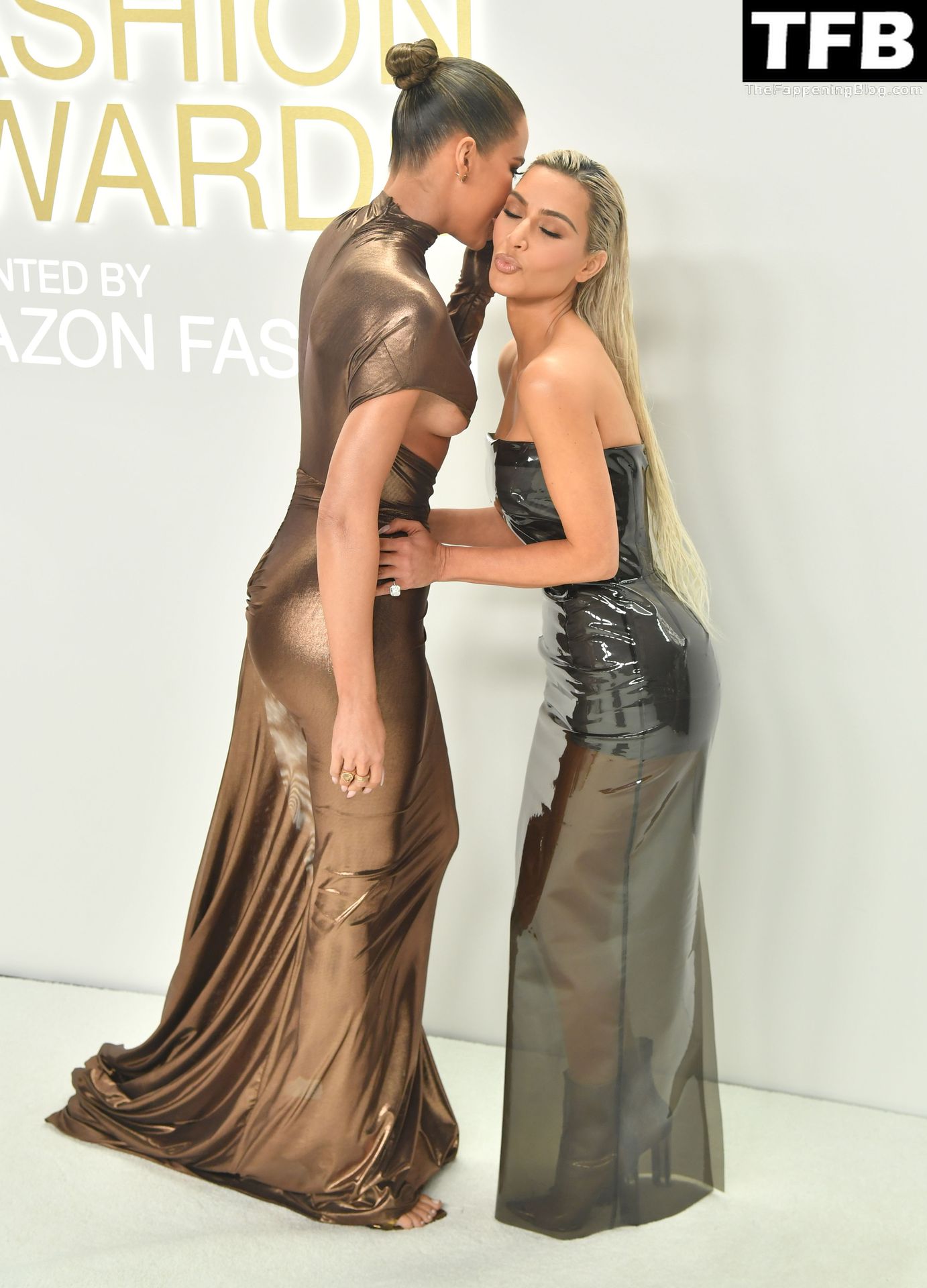 Khloe Kardashian Sexy Tits The Fappening Blog 33 - Khloe Kardashian Shows Off Her Underboob at the 2022 CFDA Fashion Awards (110 Photos)