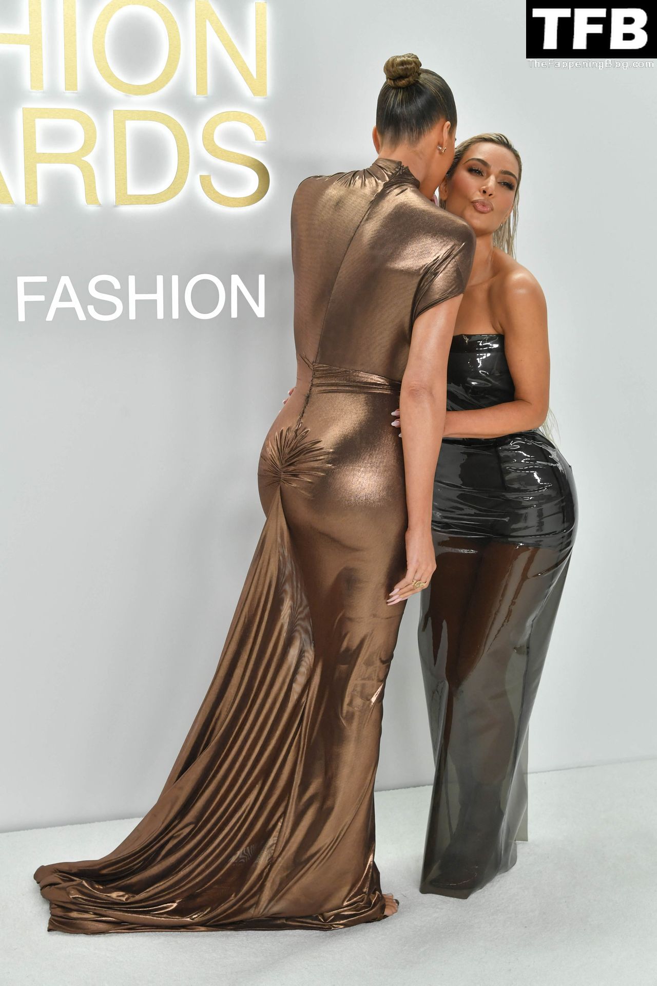 Khloe Kardashian Sexy Tits The Fappening Blog 9 - Khloe Kardashian Shows Off Her Underboob at the 2022 CFDA Fashion Awards (110 Photos)
