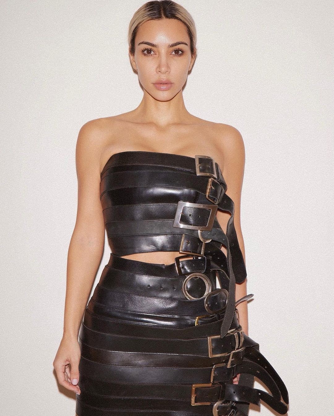 Kim Kardashian Hot TheFappening.Pro 1 - Kim Kardashian Hot In A New Balenciaga Belt Dress (4 Photos)
