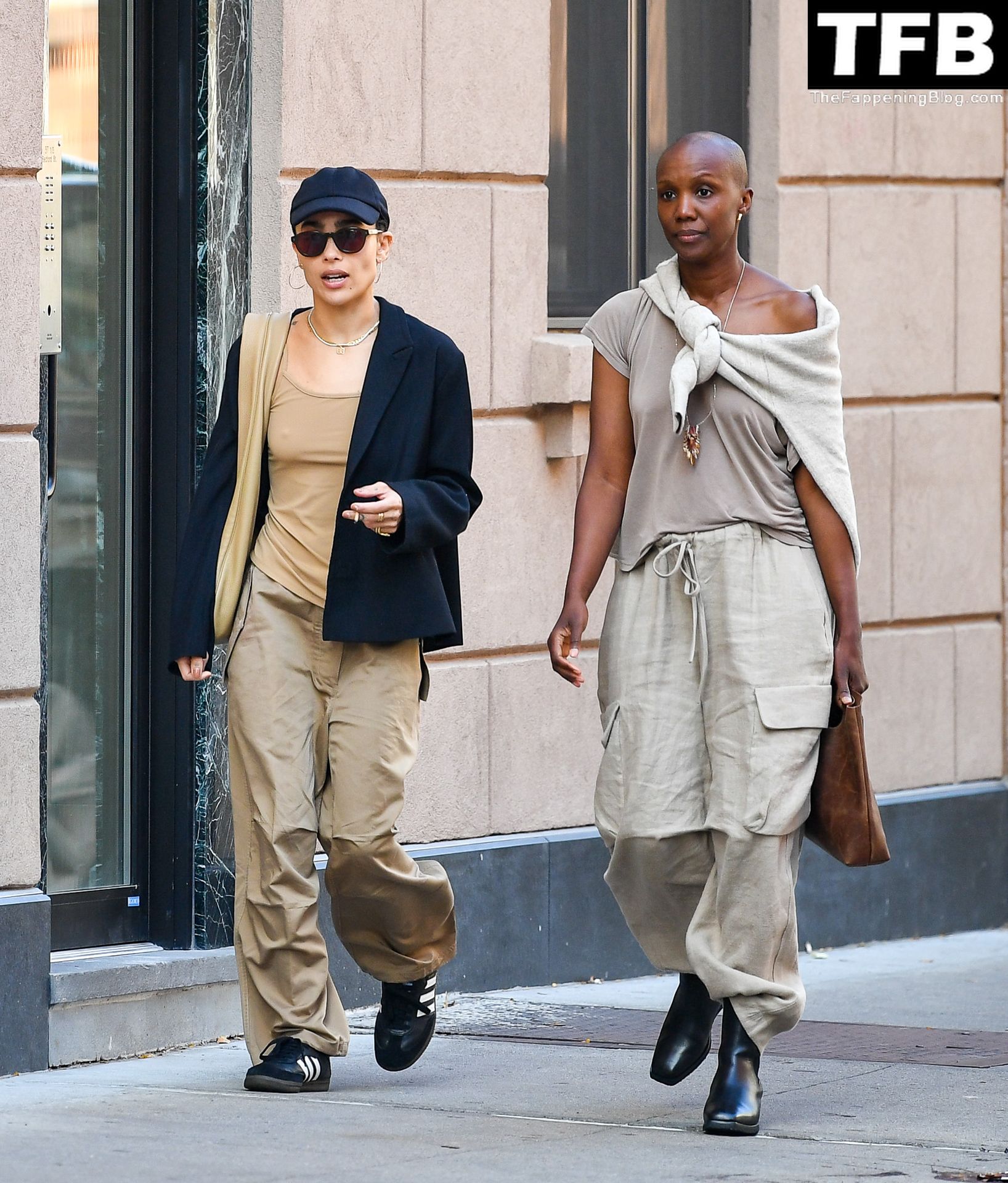 Zoe Kravitz Sexy Tits The Fappening Blog 2 - Braless Zoe Kravitz Steps Out With a Friend in NYC (13 Photos)