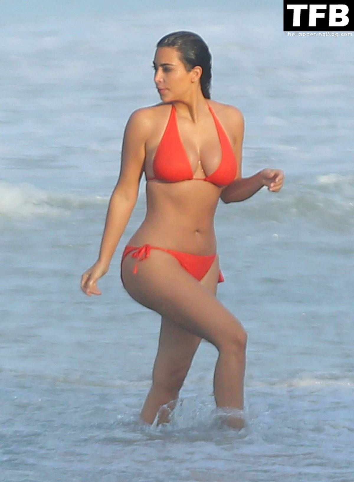 kim kardashian 53 thefappeningblog.com  1 - Kim Kardashian Nude & Sexy Collection – Part 6 (150 Photos)