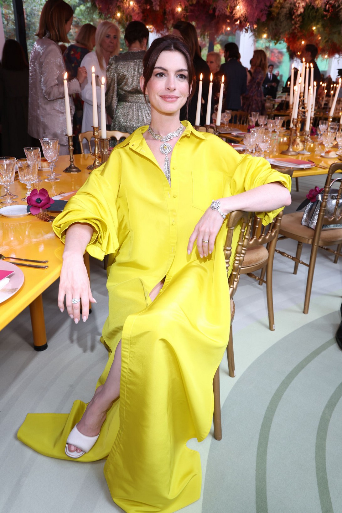 Anne Hathaway Sexy In Yellow TheFappening.Pro 6 - Anne Hathaway Sexy In Yellow (8 Photos)