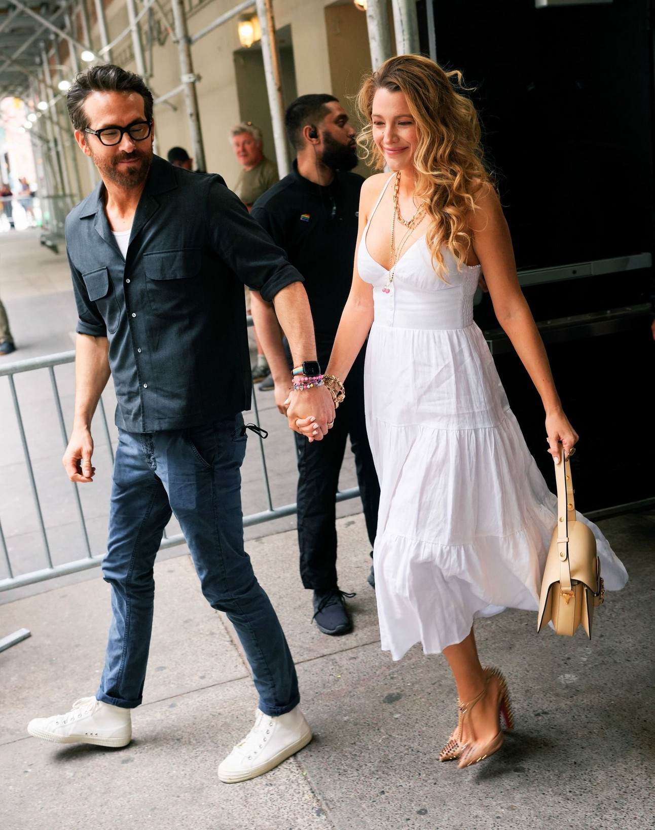 Blake Lively Cleavage TheFappening.Pro 4 - Blake Lively Sexy Out In NY (10 Photos)