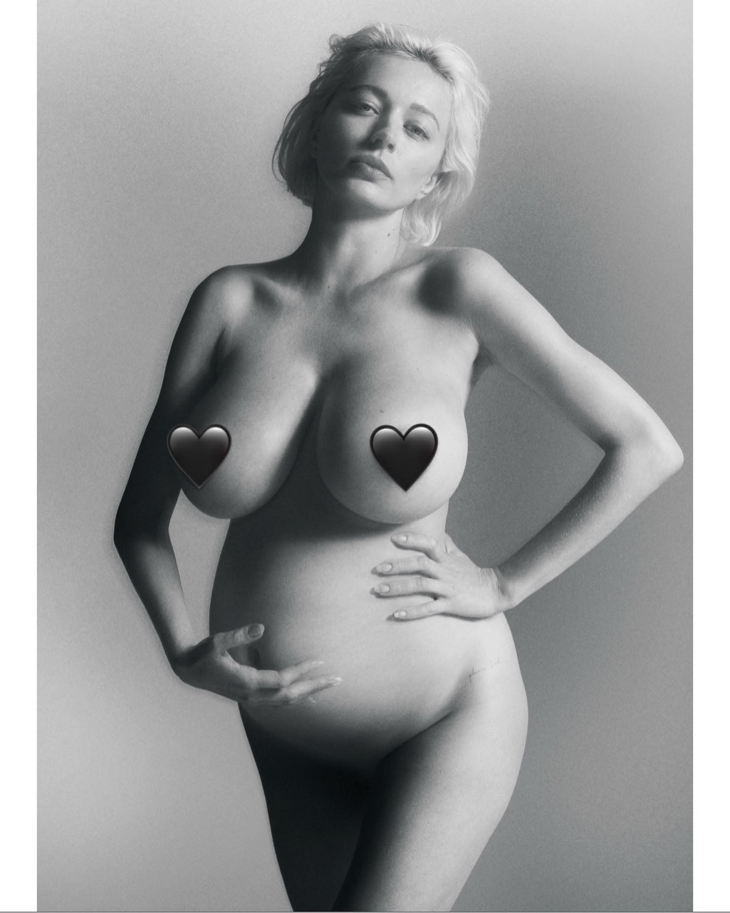 Caroline Vreeland Nude Pregnant TheFappening.Pro 22 - Caroline Vreeland Pregnant And Nude (27 Photos)
