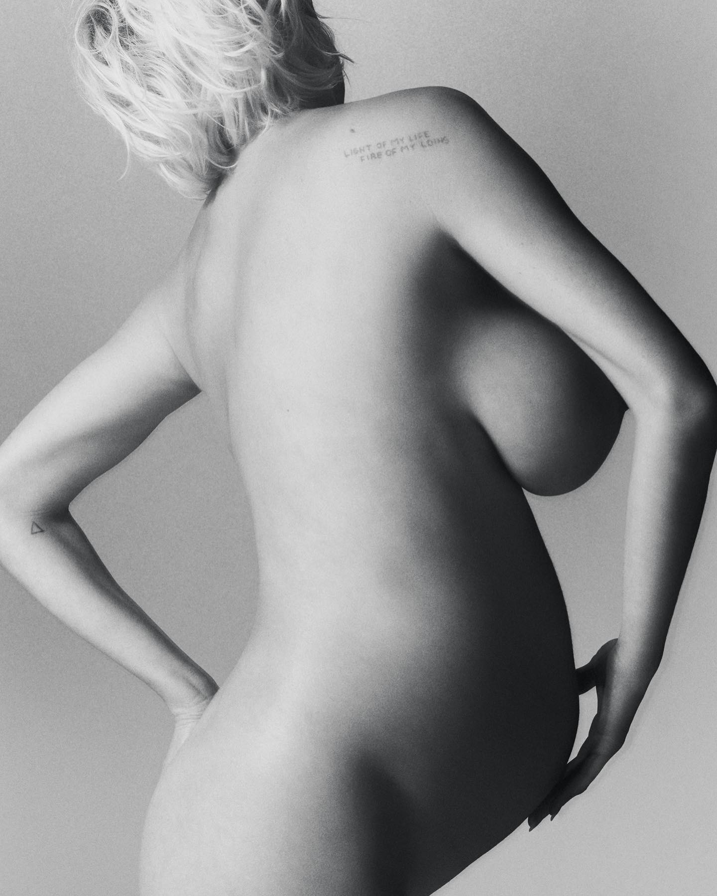 Caroline Vreeland Nude Pregnant TheFappening.Pro 25 - Caroline Vreeland Pregnant And Nude (27 Photos)