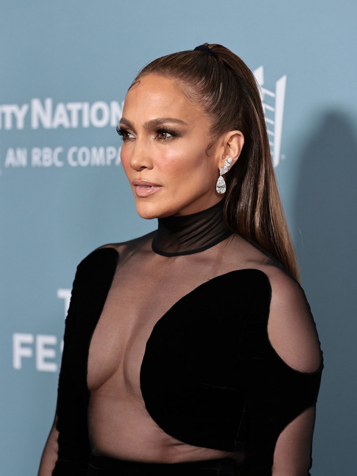 Jennifer Lopez Naked Dress TheFappening.Pro 19 - Jennifer Lopez Hot In Revealing Dress (24 Photos)