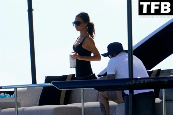 Victoria Beckham Sexy The Fappening Blog 1 600x400 - Victoria And David Beckham Enjoy a Yacht Day in Miami (32 Photos)