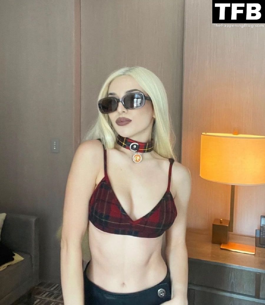 1670439818 531 Ava Max Sexy The Fappening Blog 1 - Ava Max Poses Outside of the Coach Fashion Show in New York (31 Photos)