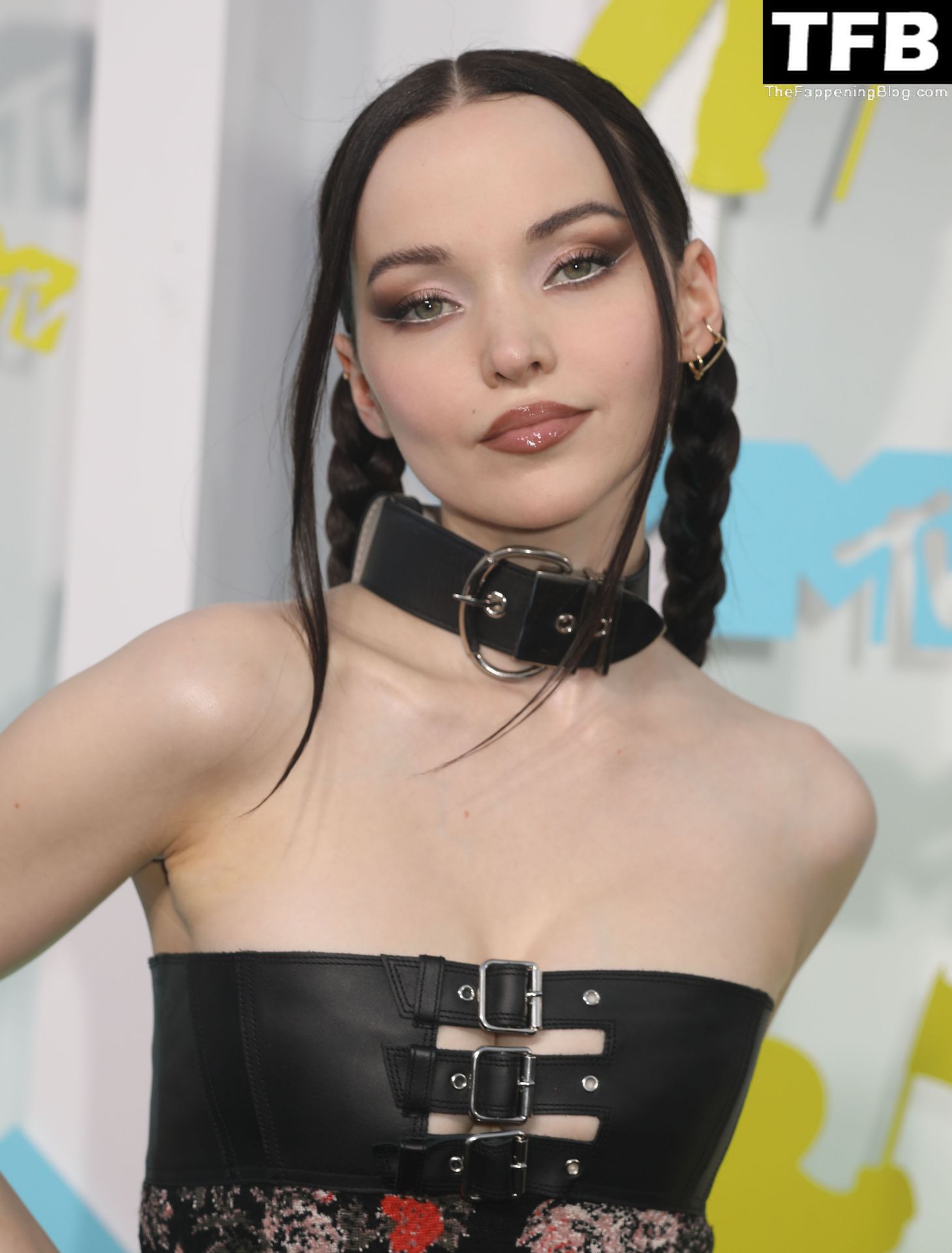 1670945306 818 Dove Cameron Sexy The Fappening Blog 5 - Dove Cameron Flaunts Her Sexy Tits at the 2022 MTV VMAs in Newark (56 Photos)