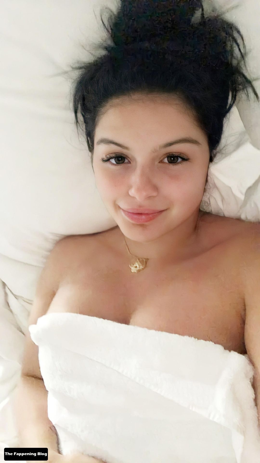 Ariel Winter Hot Selfie in Bed scaled 1 1 thefappeningblog.com  - Ariel Winter Sexy (24 Photos)