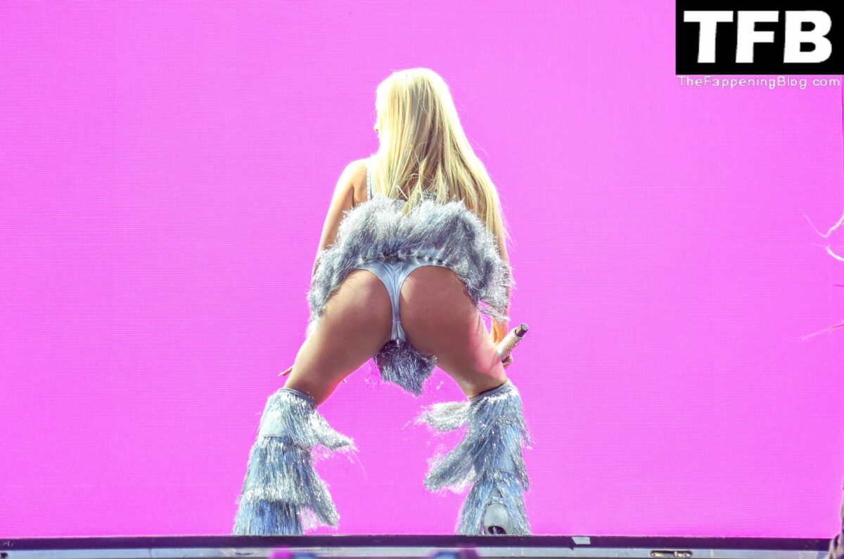 Bad Gyal Sexy The Fappening Blog 1 1200x796 - Bad Gyal Displays Her Sexy Butt at the Primavera Sound Festival (9 Photos)