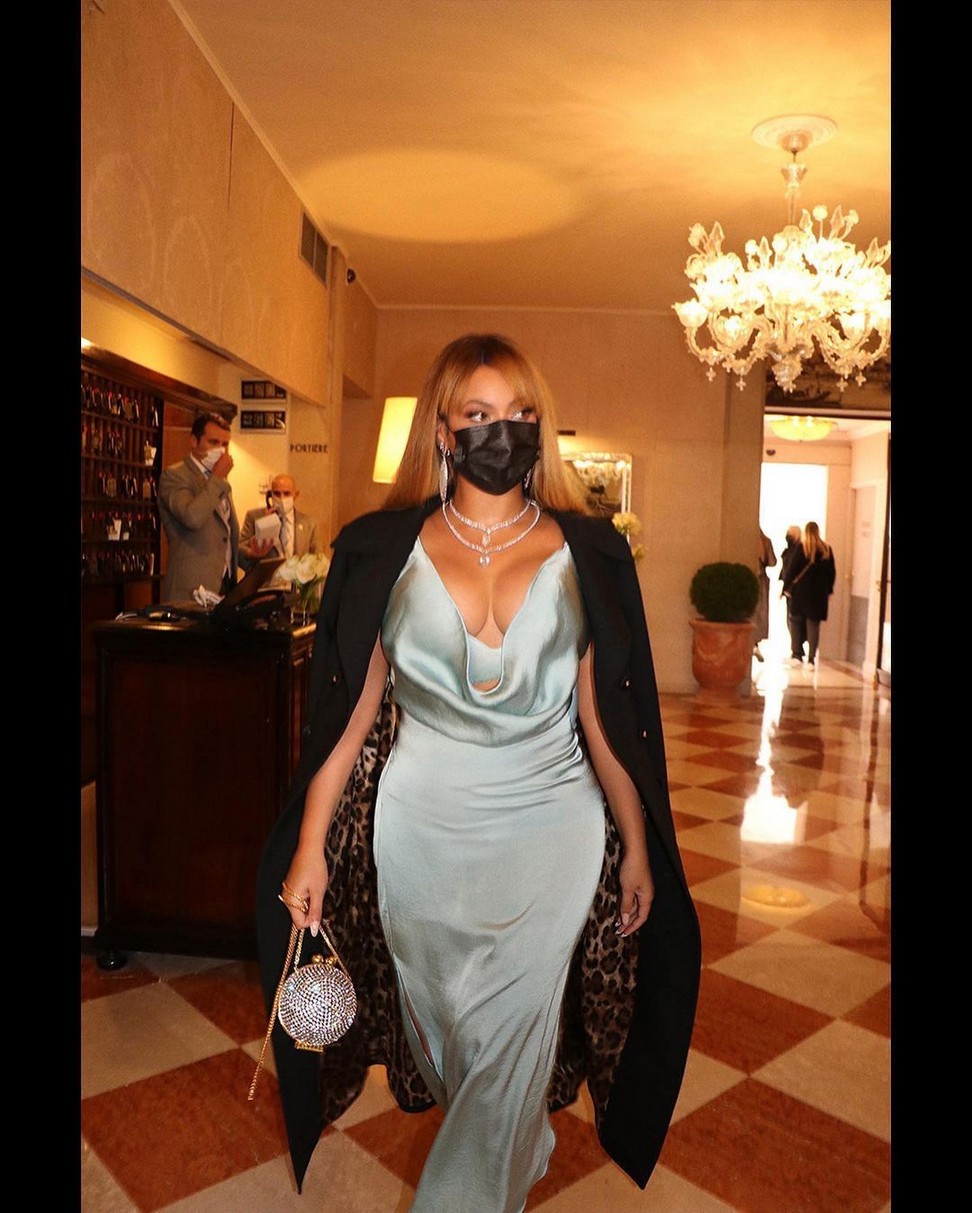 Beyonce Cleavage TheFappening.Pro 1 - Beyonce Cleavage (7 Photos)