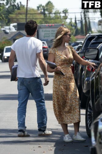 Caylee Cowan Sexy The Fappening Blog 20 1 333x500 - Caylee Cowan & Casey Affleck Step Out For Lunch Together (21 Photos)