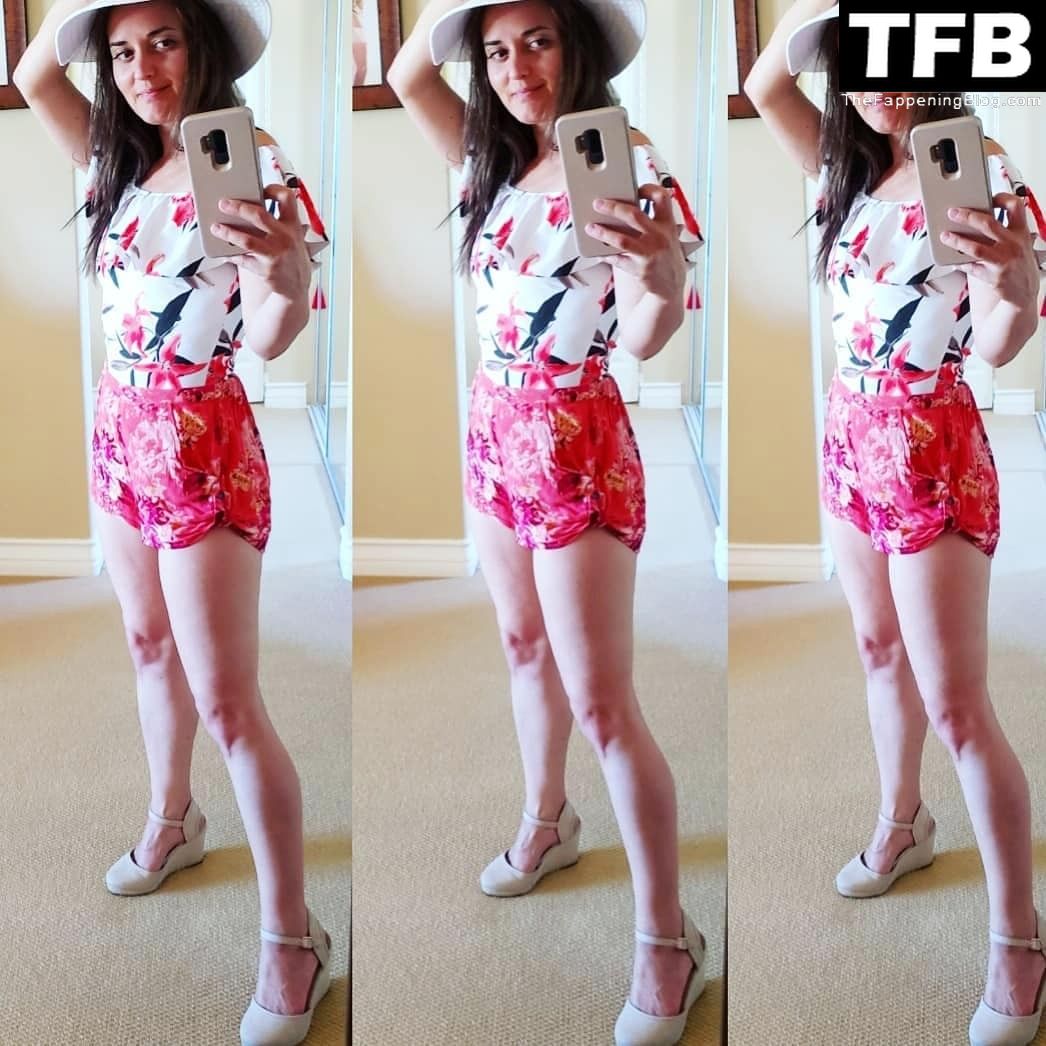Danica McKellar Selfie TheFappeningBlog 1 - Danica McKellar Topless & Sexy Collection (39 Photos)