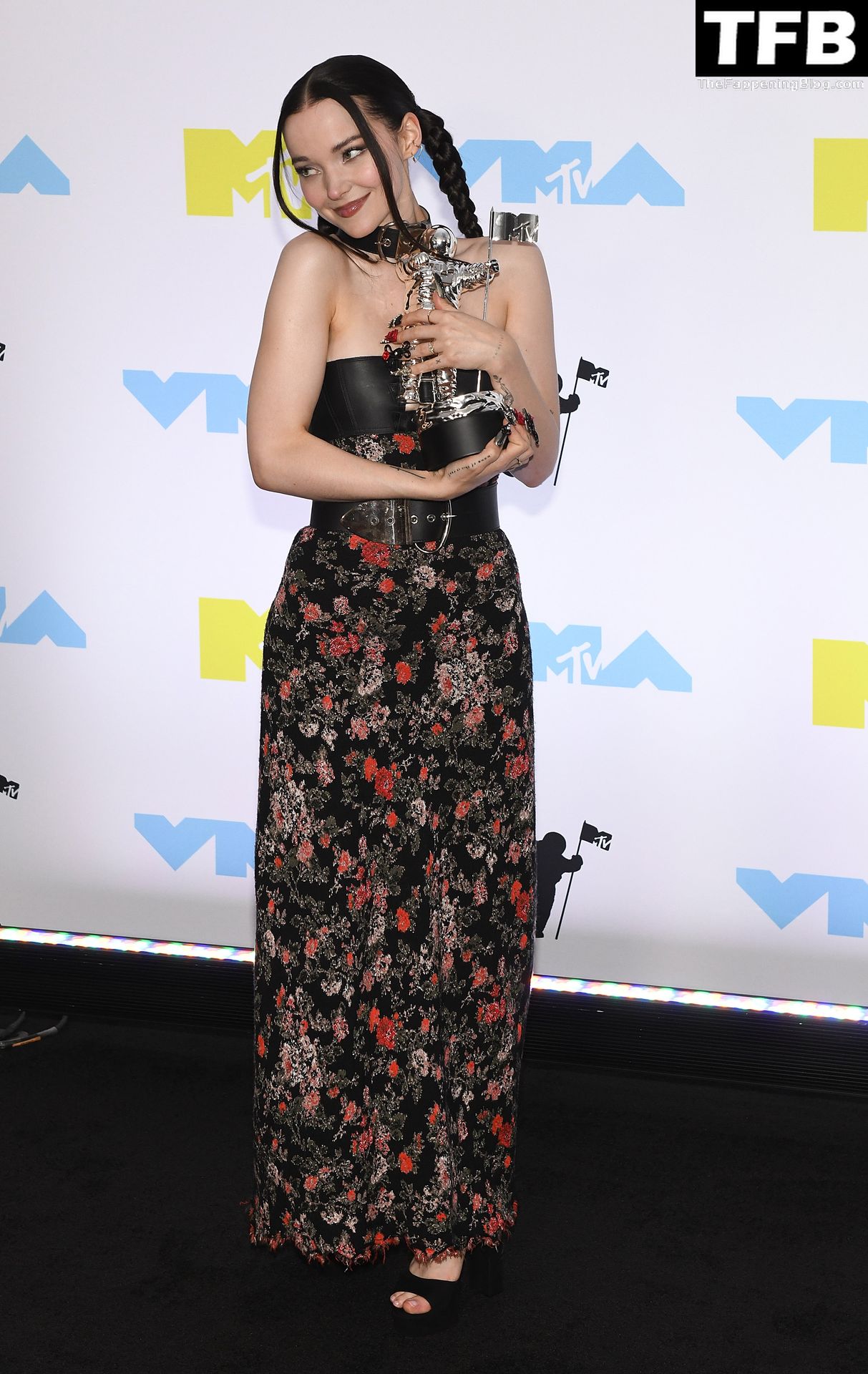 Dove Cameron Sexy The Fappening Blog 20 - Dove Cameron Flaunts Her Sexy Tits at the 2022 MTV VMAs in Newark (56 Photos)