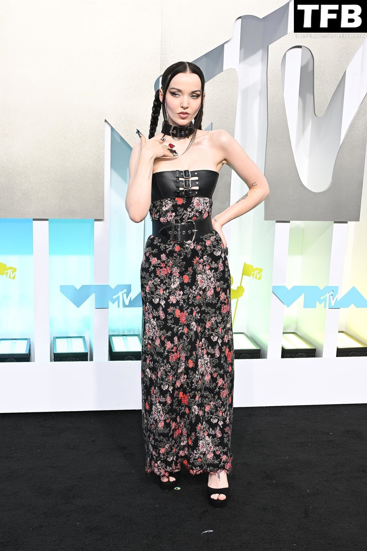 Dove Cameron Sexy The Fappening Blog 30 - Dove Cameron Flaunts Her Sexy Tits at the 2022 MTV VMAs in Newark (56 Photos)