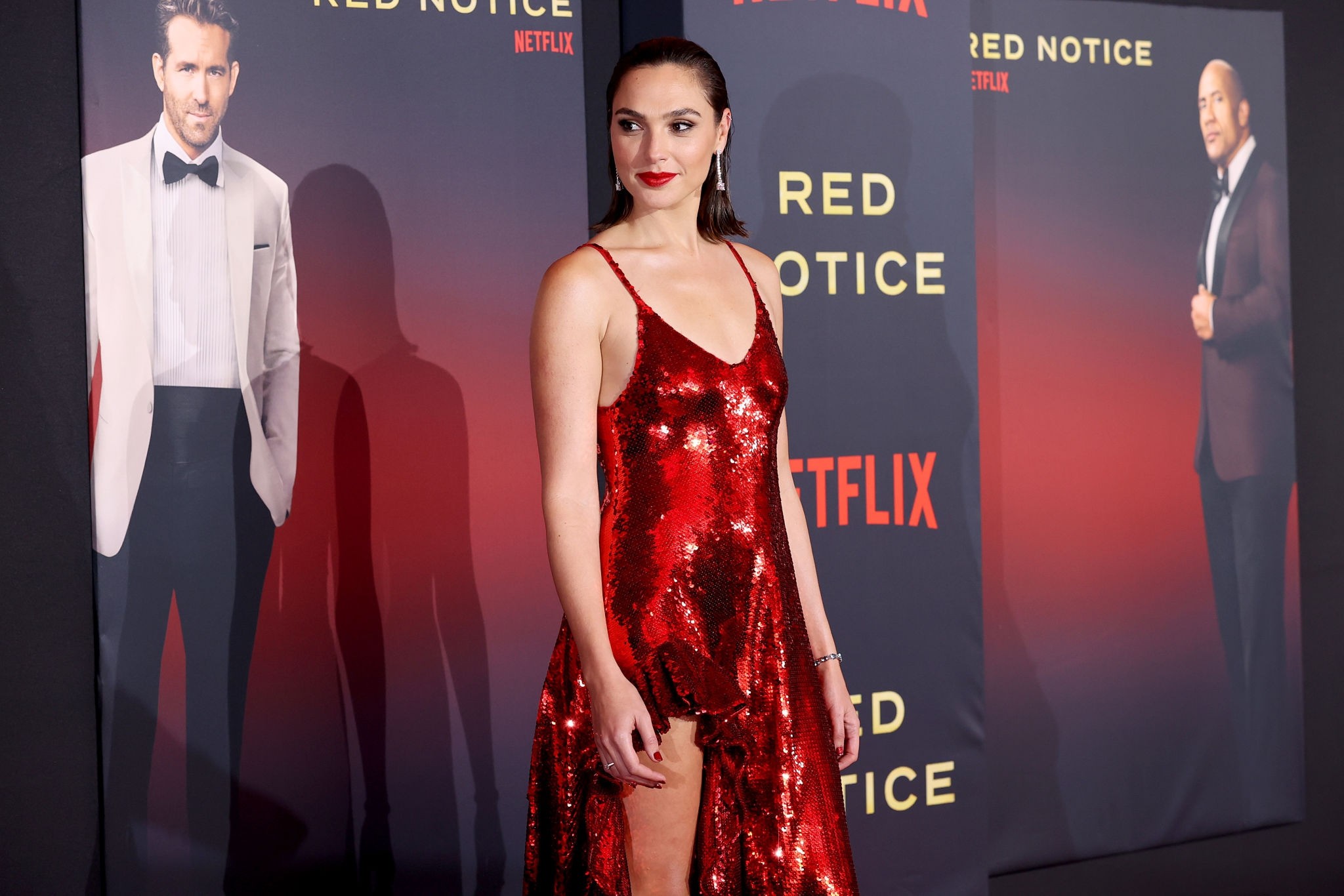 Gal Gadot Sexy Red Notice TheFappening.Pro 26 - Gal Gadot Sexy At “Red Notice” Premiere (40 Photos)