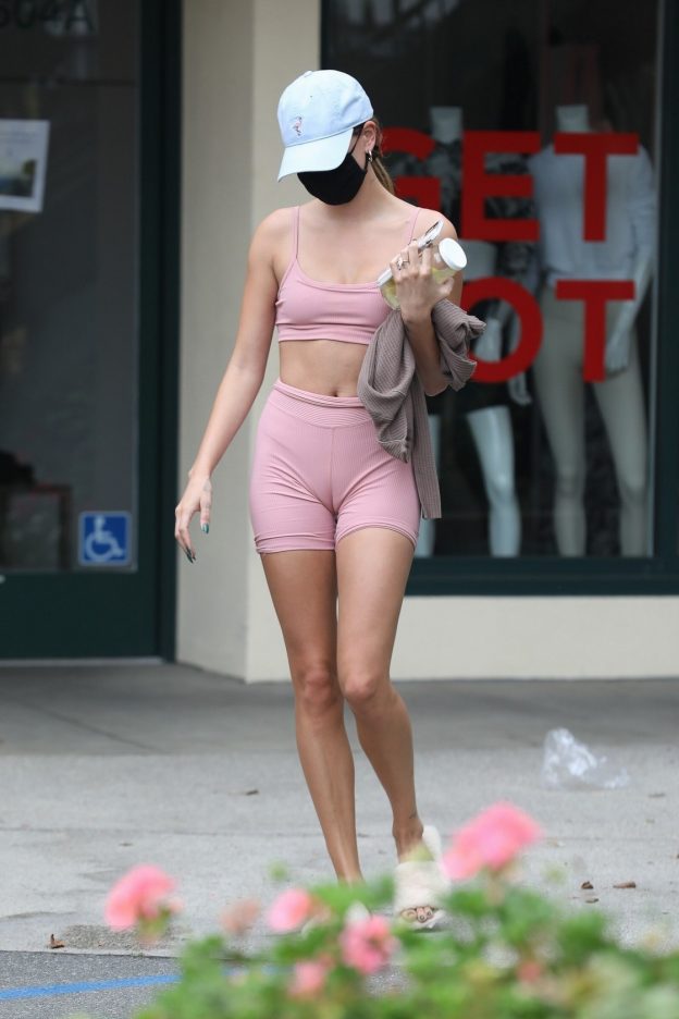 Hailey Bieber Cameltoe TheFappeningPro 18 624x936 - Hailey Bieber Sexy In Little Dress (5 Photos And Video)