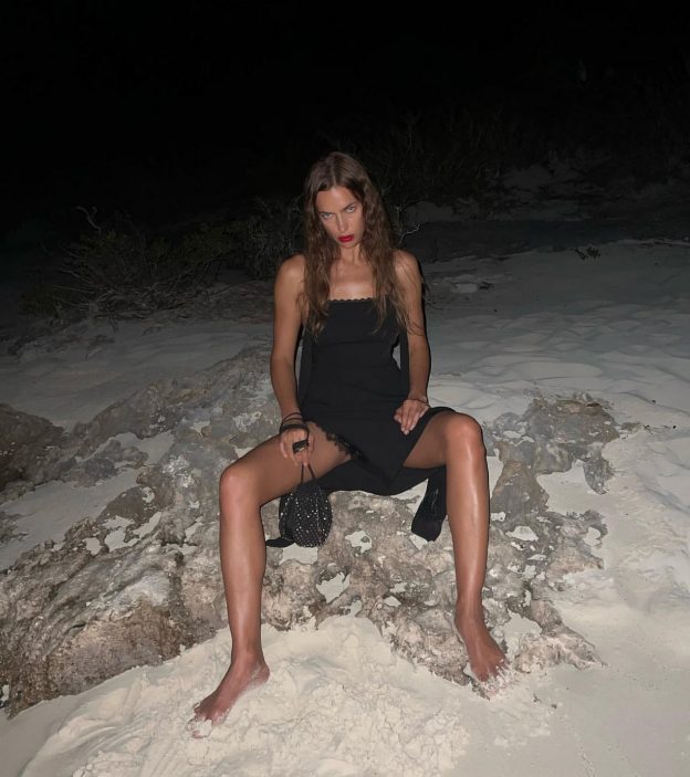 Irina Shayk Feet TheFappening.Pro 4 624x703 - Irina Shayk Sexy Halloween (5 Photos And Video)