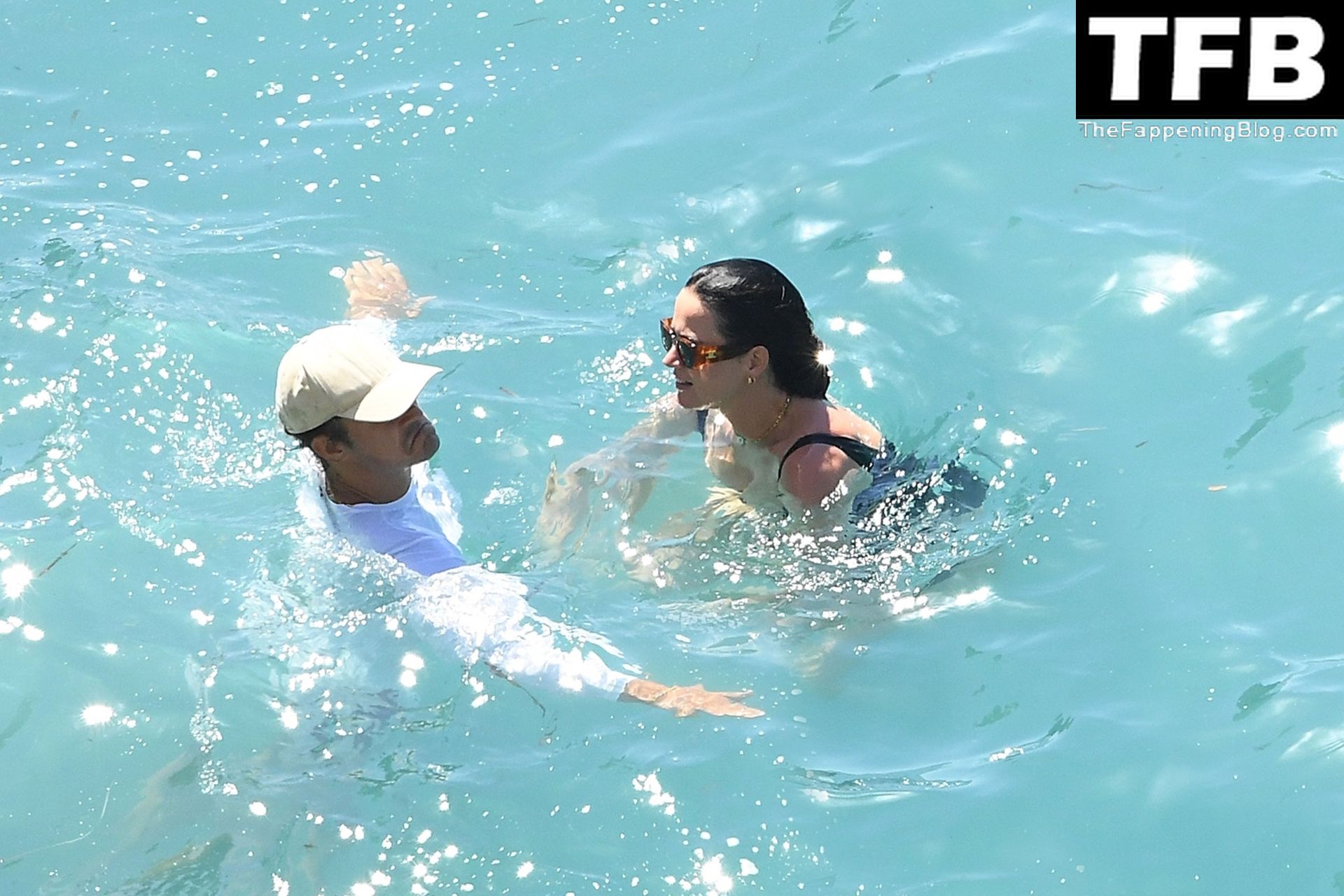 Katy Perry Sexy 73 thefappeningblog.com  - Katy Perry & Orlando Bloom Enjoy Their Summer Vacation on Positano (102 Photos)