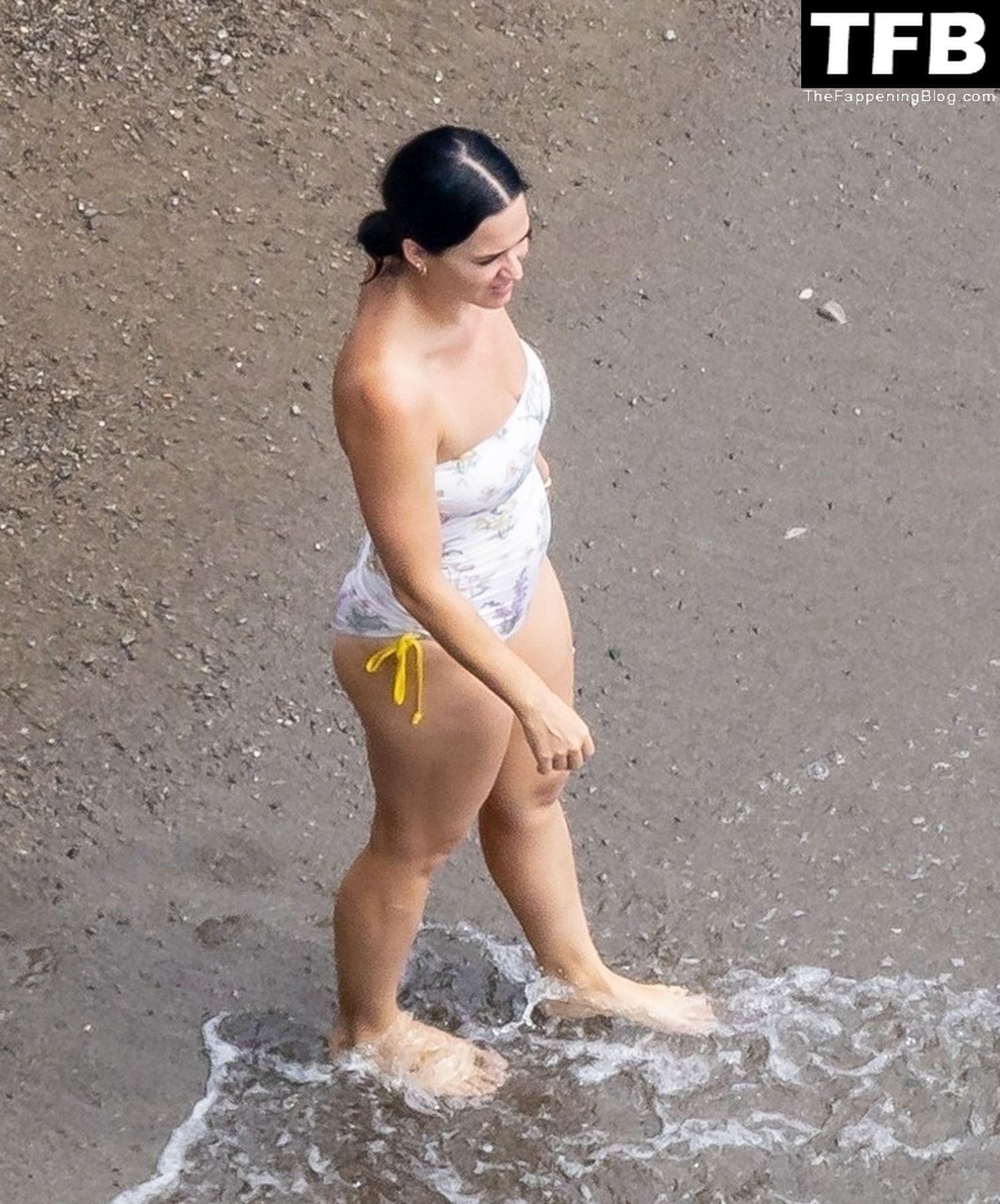Katy Perry Sexy The Fappening Blog 33 - Katy Perry Rocks a Strapless Swimsuit While Enjoying a Beach Day with Orlando Bloom in Positano (105 Photos)