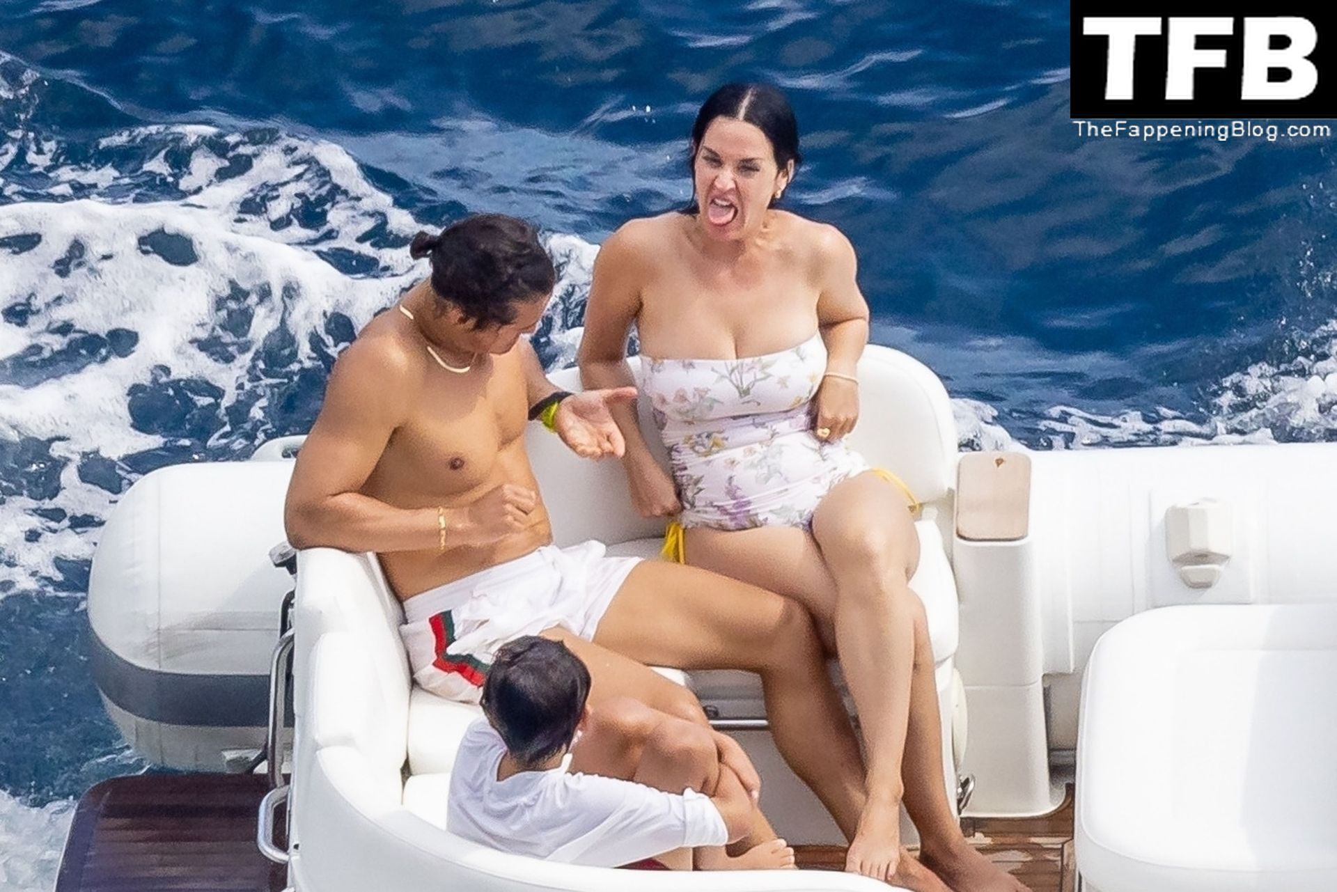 Katy Perry Sexy The Fappening Blog 5 - Katy Perry Rocks a Strapless Swimsuit While Enjoying a Beach Day with Orlando Bloom in Positano (105 Photos)