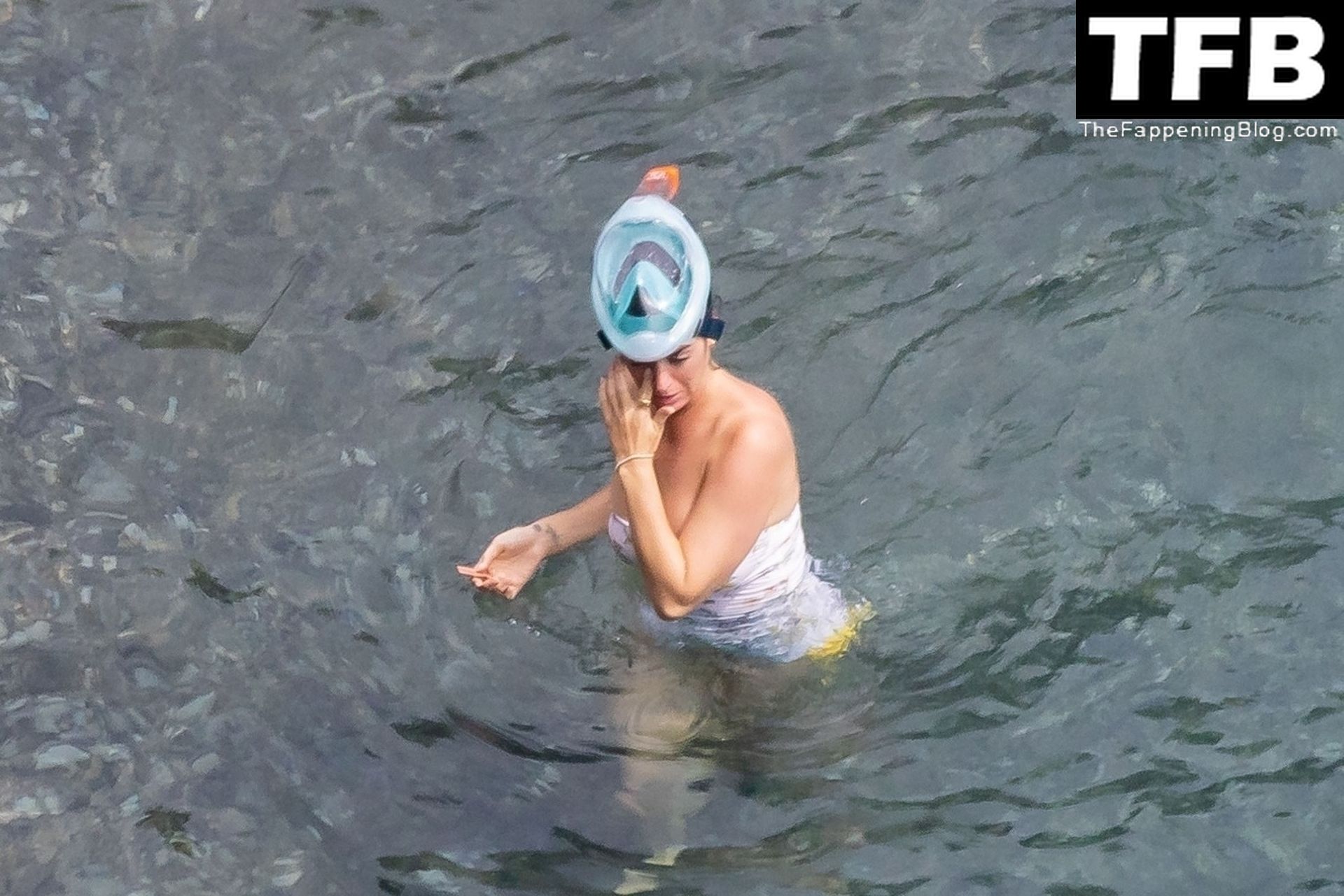 Katy Perry Sexy The Fappening Blog 57 - Katy Perry Rocks a Strapless Swimsuit While Enjoying a Beach Day with Orlando Bloom in Positano (105 Photos)
