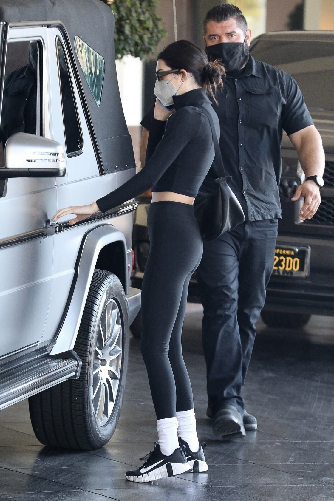 Kendall Jenner Flaunts Her Tight Ass And Cmeltoe TheFappening.Pro 12 - Kendall Jenner Hot In Tight Leggings (12 Photos)