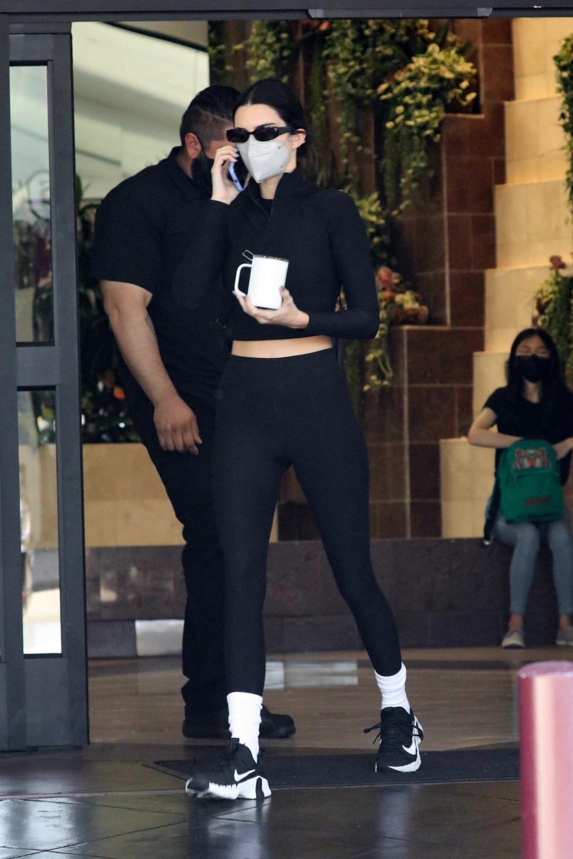 Kendall Jenner Flaunts Her Tight Ass And Cmeltoe TheFappening.Pro 4 - Kendall Jenner Hot In Tight Leggings (12 Photos)