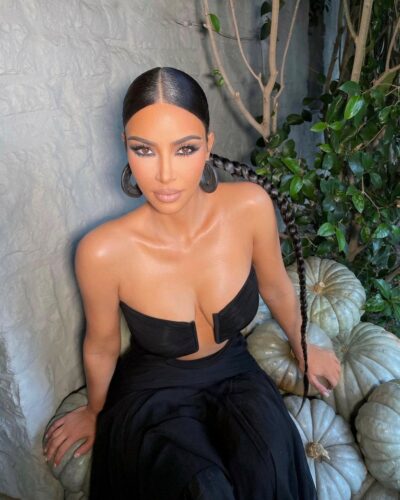 Kim Kardashian Sexy In Black TheFappening.Pro 1 400x500 - Kim Kardashian Sexy In Black (12 Photos And Video)
