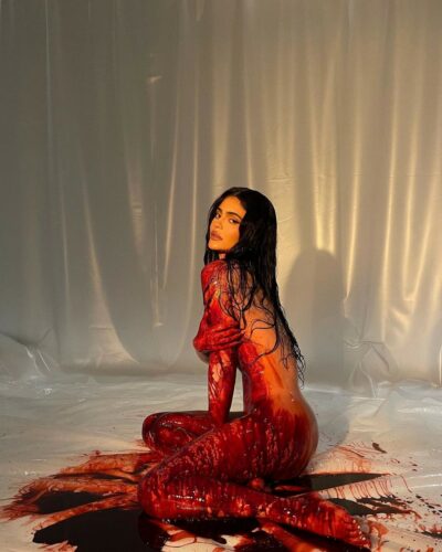 Kylie Jenner Naked For Halloween 2021 TheFappening.Pro  400x500 - Kylie Jenner Naked For Halloween 2021 (1 Photo)