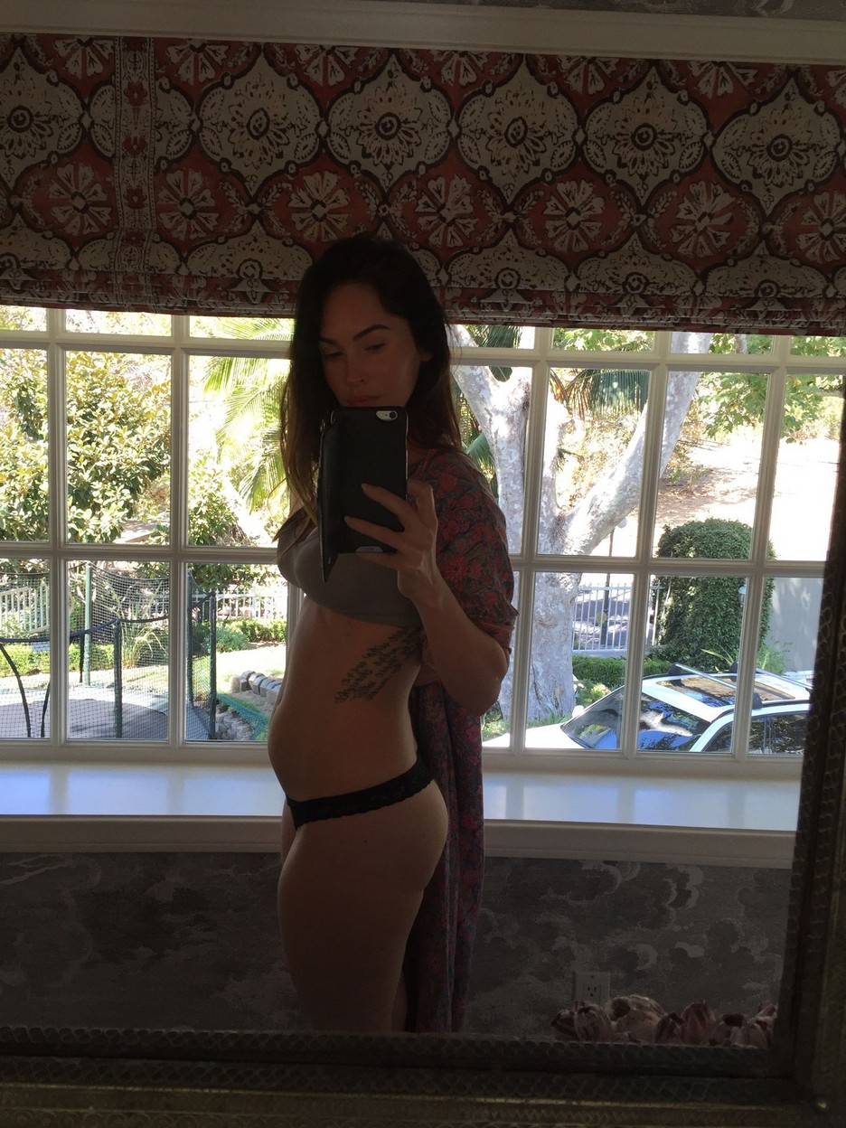 Megan Fox Leaked 63 - Megan Fox Nude Leaked (73 Photos)