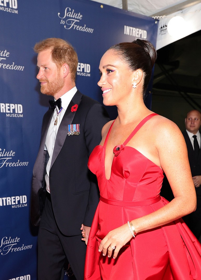 Meghan Markle Sexy TheFappening.Pro 2 - Meghan Markle Sexy In Scarlet Dress (10 Photos)