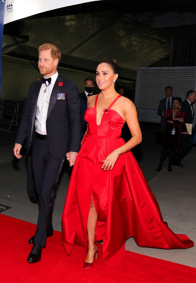 Meghan Markle Sexy TheFappening.Pro 3 - Meghan Markle Sexy In Scarlet Dress (10 Photos)