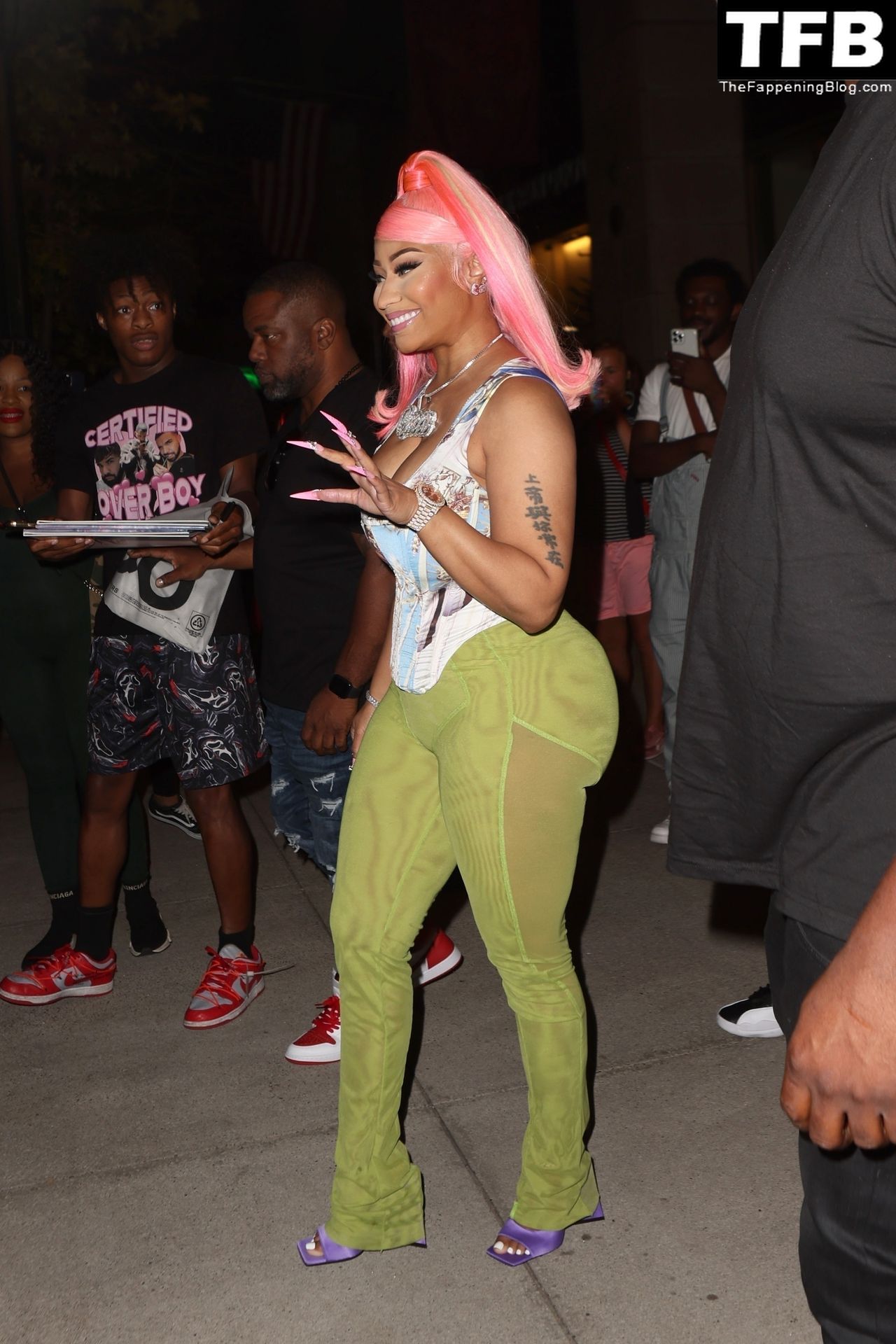 Nicki Minaj Sexy The Fappening Blog 10 - Nicki Minaj Checks Out of Her Hotel After Her Epic Night at the MTV VMA’s in NYC (38 Photos)