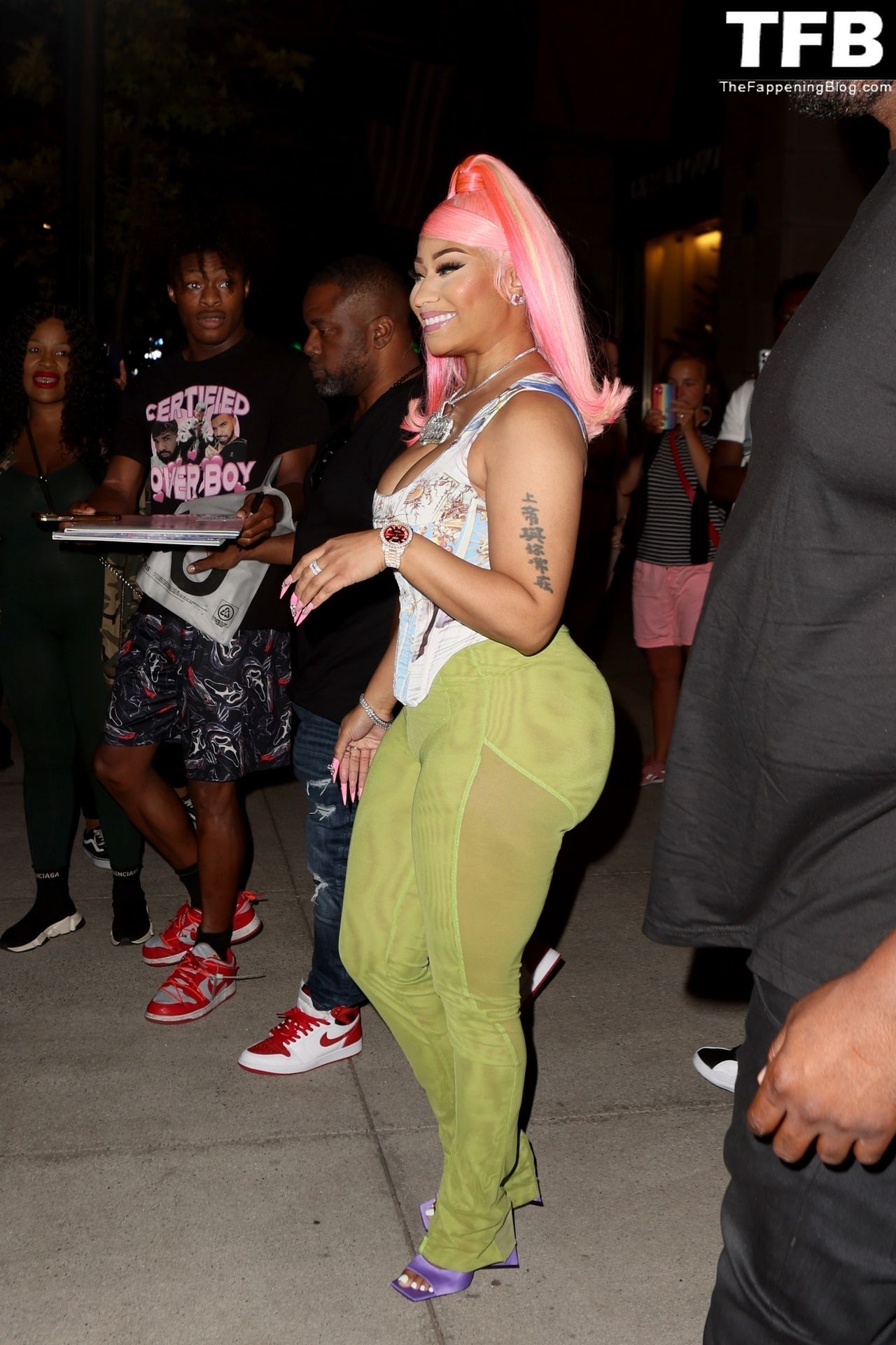 Nicki Minaj Sexy The Fappening Blog 13 - Nicki Minaj Checks Out of Her Hotel After Her Epic Night at the MTV VMA’s in NYC (38 Photos)