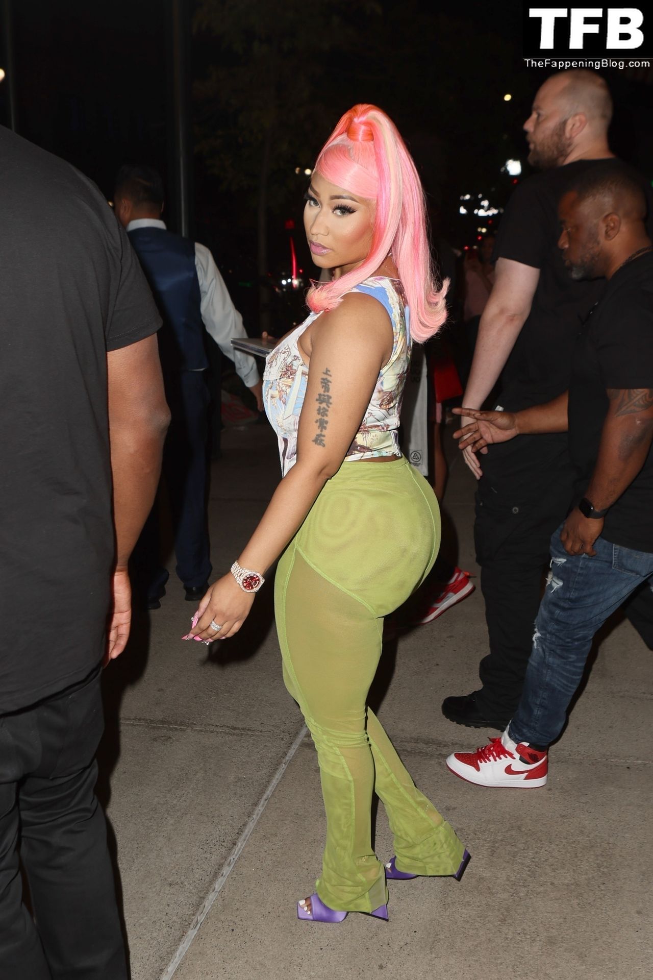 Nicki Minaj Sexy The Fappening Blog 14 - Nicki Minaj Checks Out of Her Hotel After Her Epic Night at the MTV VMA’s in NYC (38 Photos)