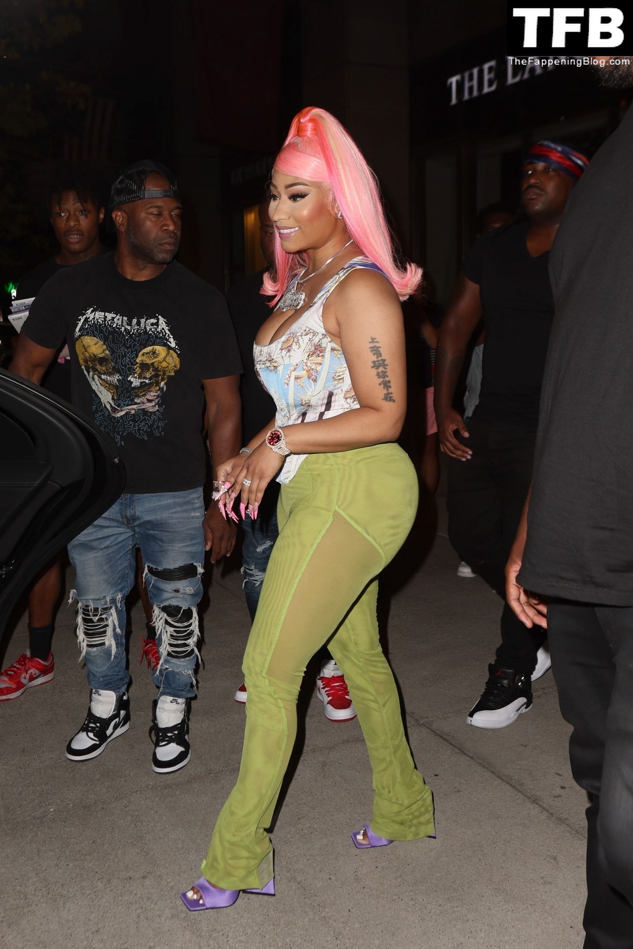 Nicki Minaj Sexy The Fappening Blog 18 - Nicki Minaj Checks Out of Her Hotel After Her Epic Night at the MTV VMA’s in NYC (38 Photos)