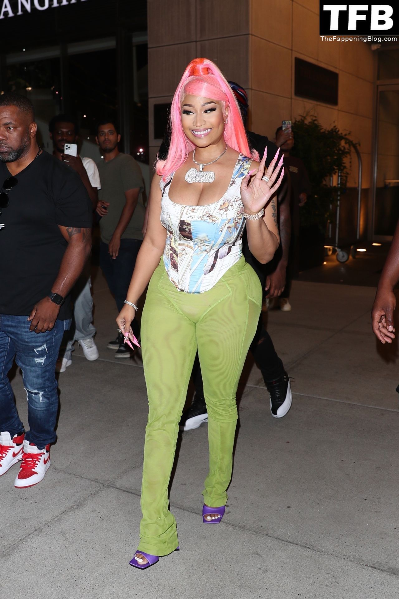 Nicki Minaj Sexy The Fappening Blog 23 - Nicki Minaj Checks Out of Her Hotel After Her Epic Night at the MTV VMA’s in NYC (38 Photos)