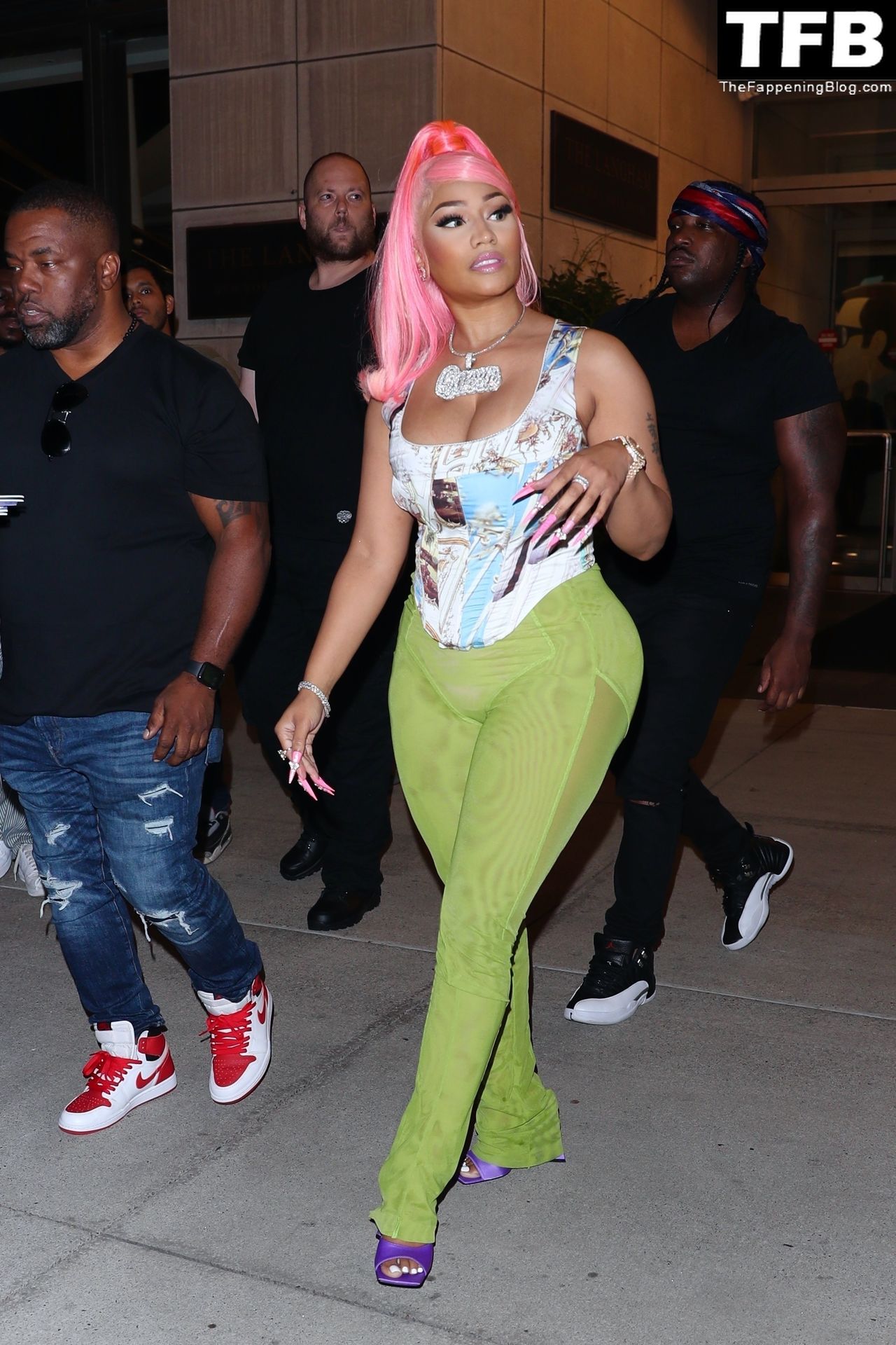 Nicki Minaj Sexy The Fappening Blog 26 - Nicki Minaj Checks Out of Her Hotel After Her Epic Night at the MTV VMA’s in NYC (38 Photos)