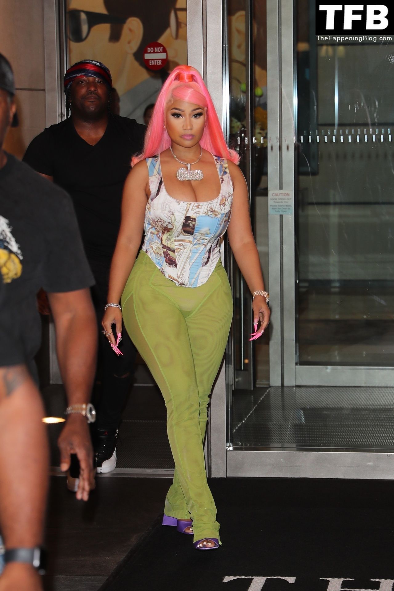 Nicki Minaj Sexy The Fappening Blog 28 - Nicki Minaj Checks Out of Her Hotel After Her Epic Night at the MTV VMA’s in NYC (38 Photos)