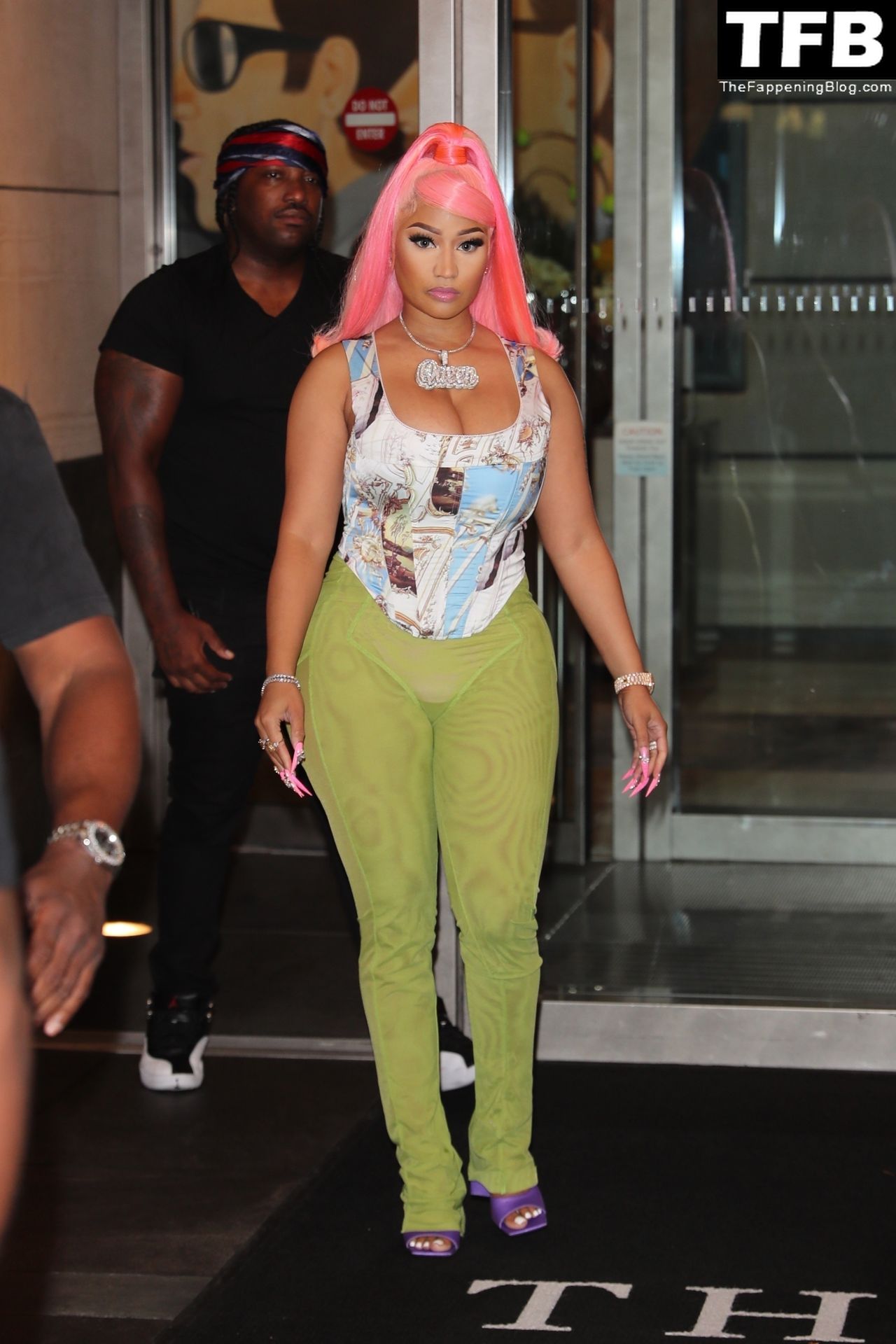 Nicki Minaj Sexy The Fappening Blog 31 - Nicki Minaj Checks Out of Her Hotel After Her Epic Night at the MTV VMA’s in NYC (38 Photos)