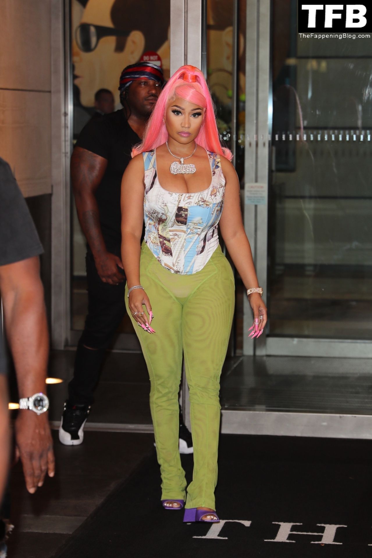 Nicki Minaj Sexy The Fappening Blog 32 - Nicki Minaj Checks Out of Her Hotel After Her Epic Night at the MTV VMA’s in NYC (38 Photos)
