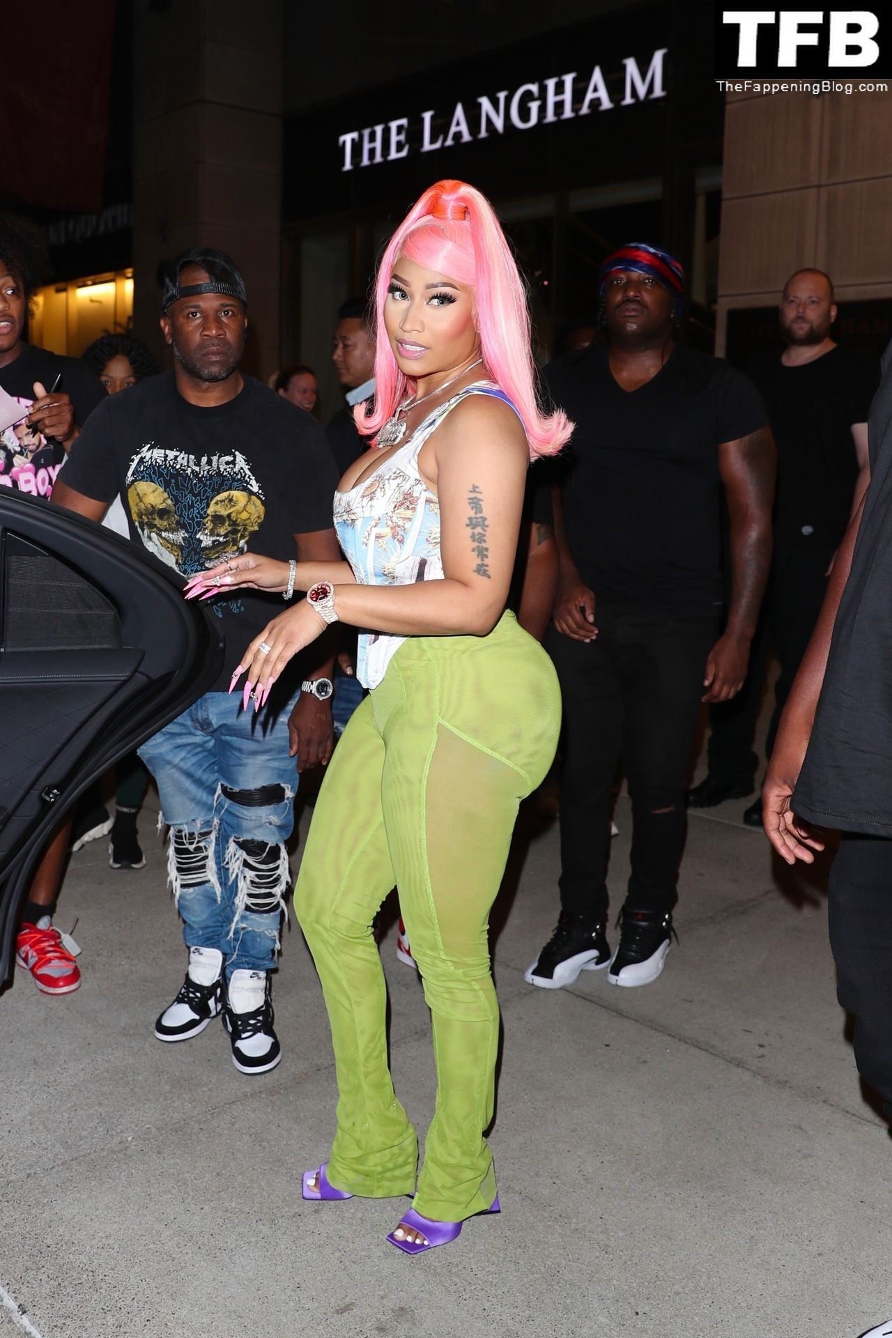 Nicki Minaj Sexy The Fappening Blog 33 - Nicki Minaj Checks Out of Her Hotel After Her Epic Night at the MTV VMA’s in NYC (38 Photos)