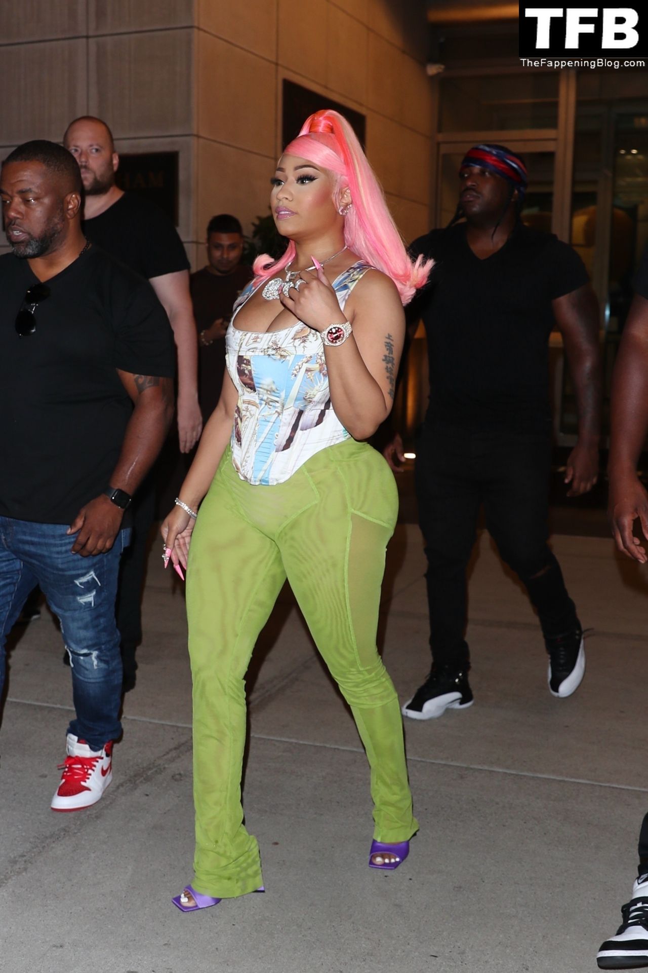 Nicki Minaj Sexy The Fappening Blog 6 - Nicki Minaj Checks Out of Her Hotel After Her Epic Night at the MTV VMA’s in NYC (38 Photos)