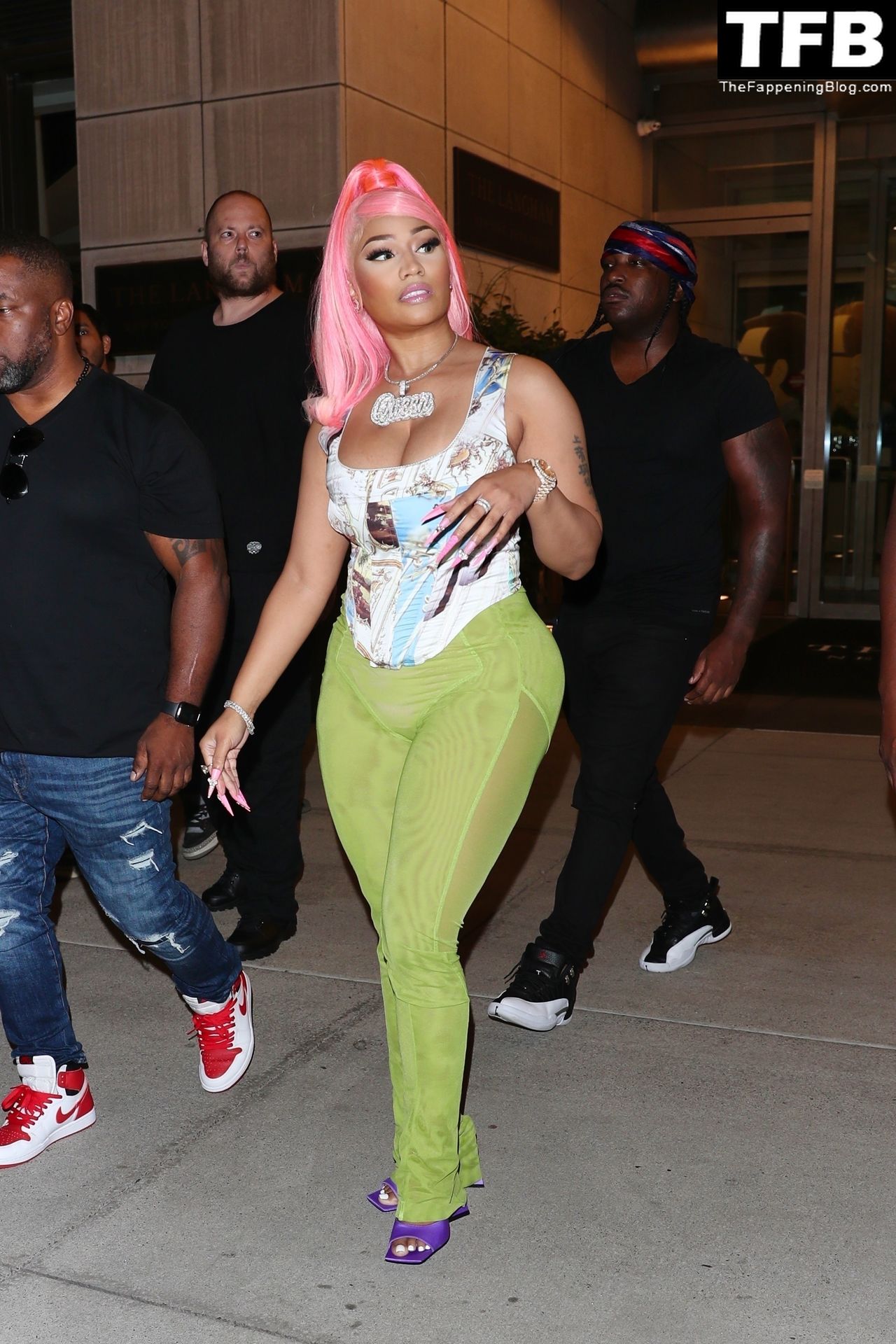 Nicki Minaj Sexy The Fappening Blog 7 - Nicki Minaj Checks Out of Her Hotel After Her Epic Night at the MTV VMA’s in NYC (38 Photos)